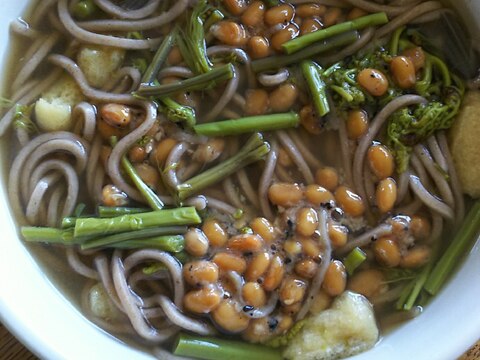 わらびと納豆のお蕎麦